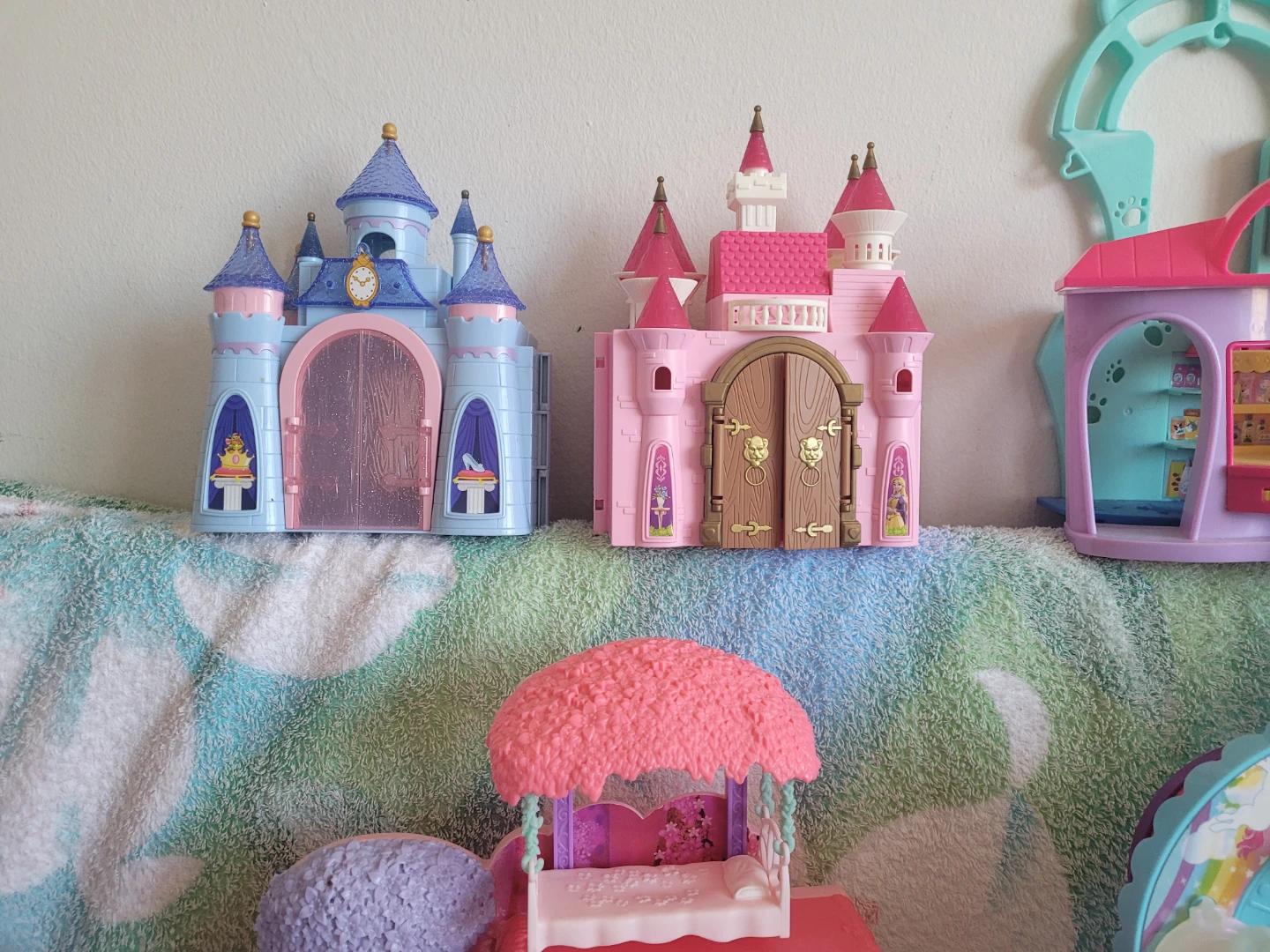 9 Dollhouses - photo 5