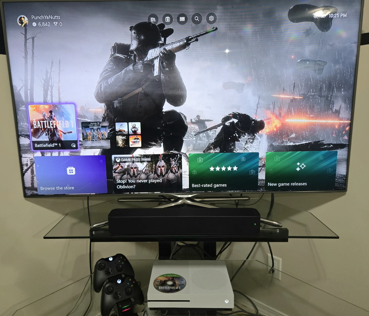 Xbox One S Bundle / 2 Controllers + Charge Dock + Battlefield 1