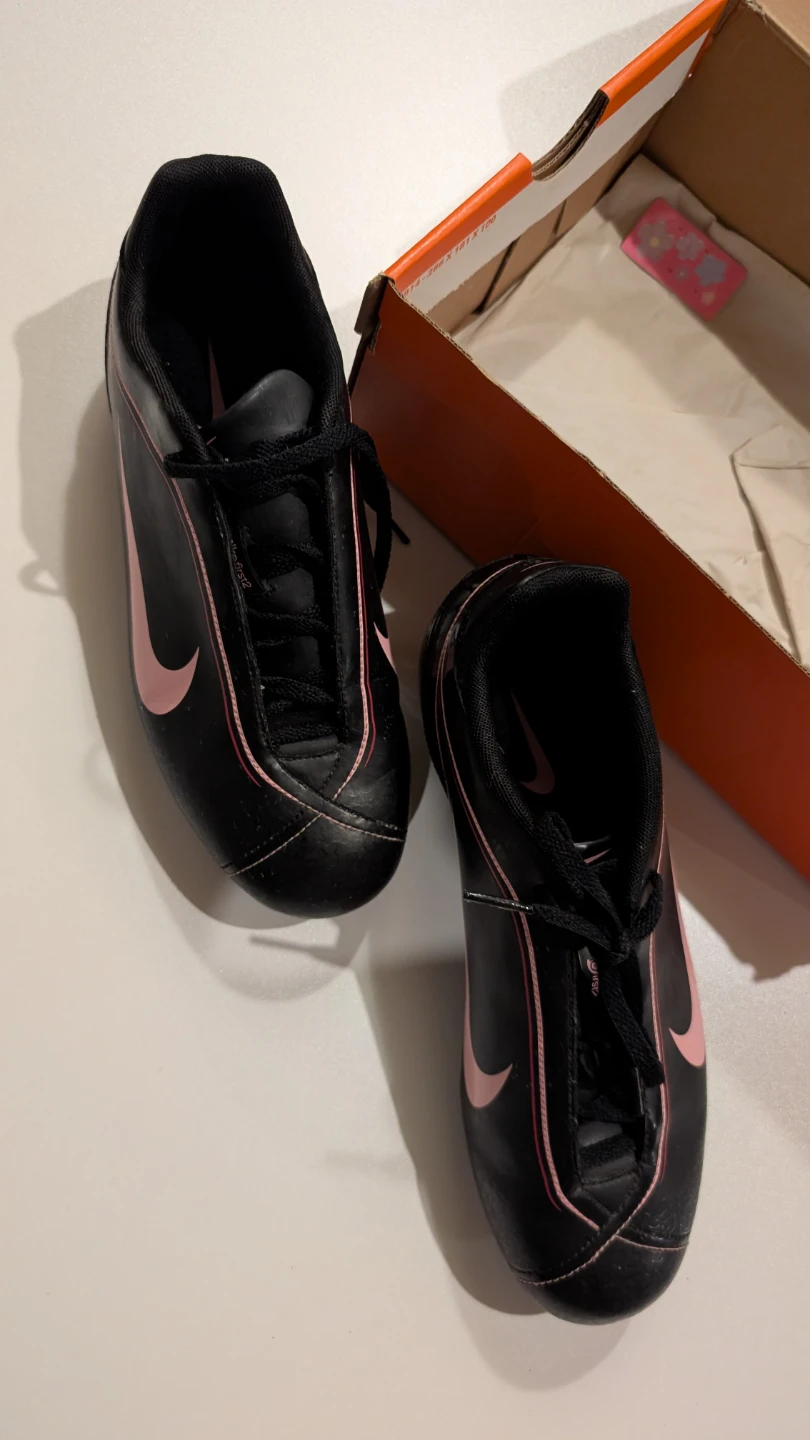 Nike Girls First2 Team FG-R Soccer Cleats