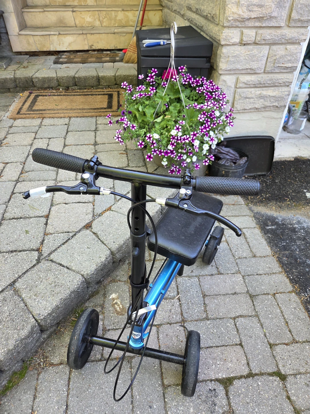Knee Rover All-Terrain Steerable Knee Scooter - photo 2