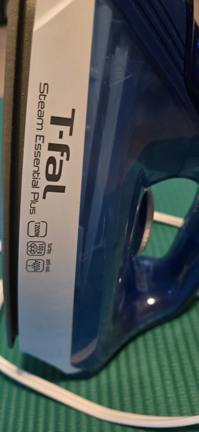 T-fal Steam Essential Plus Iron - photo 4