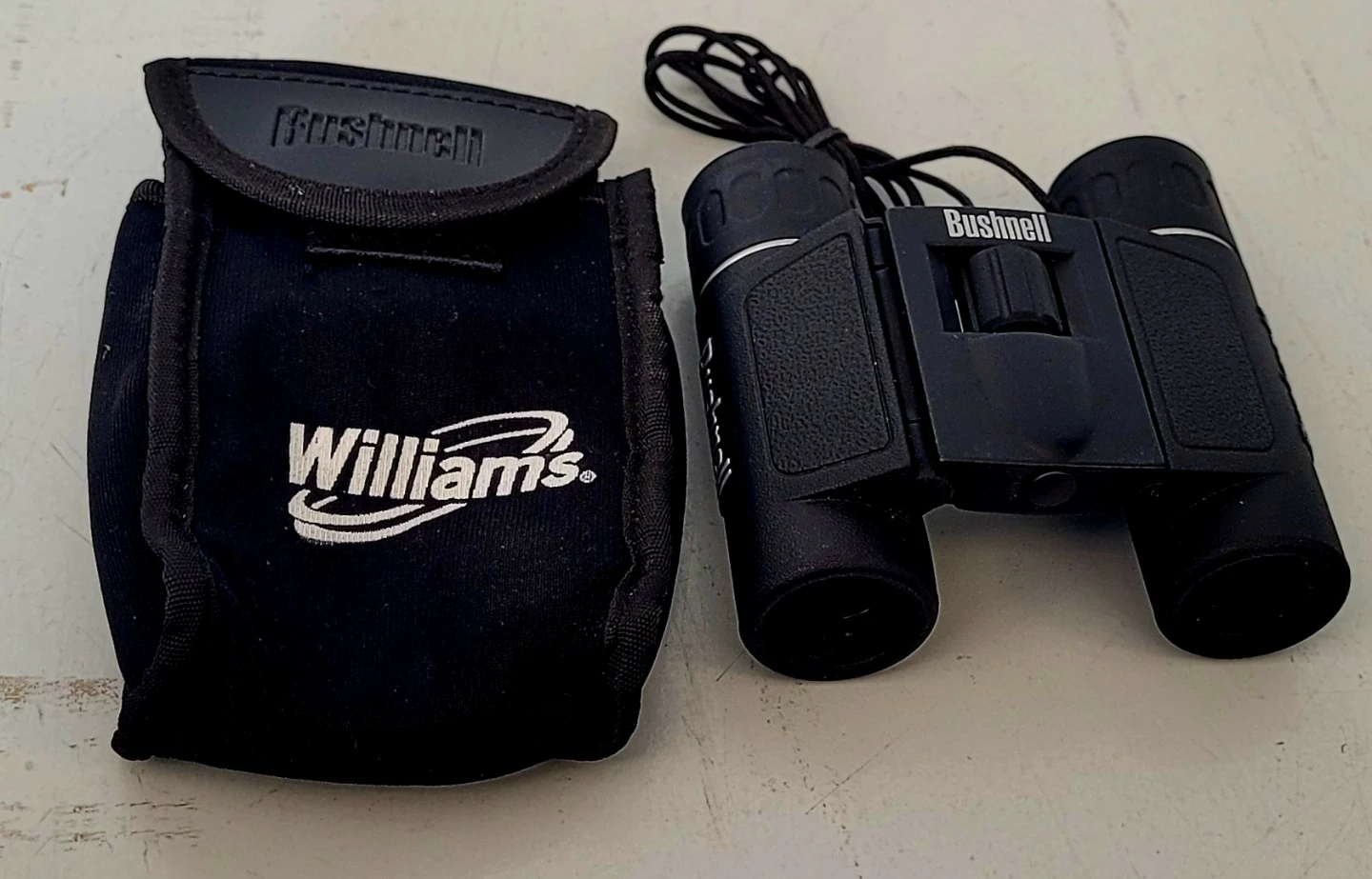 8x21 Bushnell Powerview Binoculars W/Case (31020778)