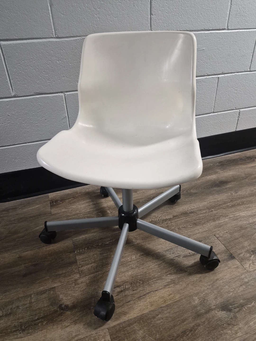 White Swivel Desk Chair