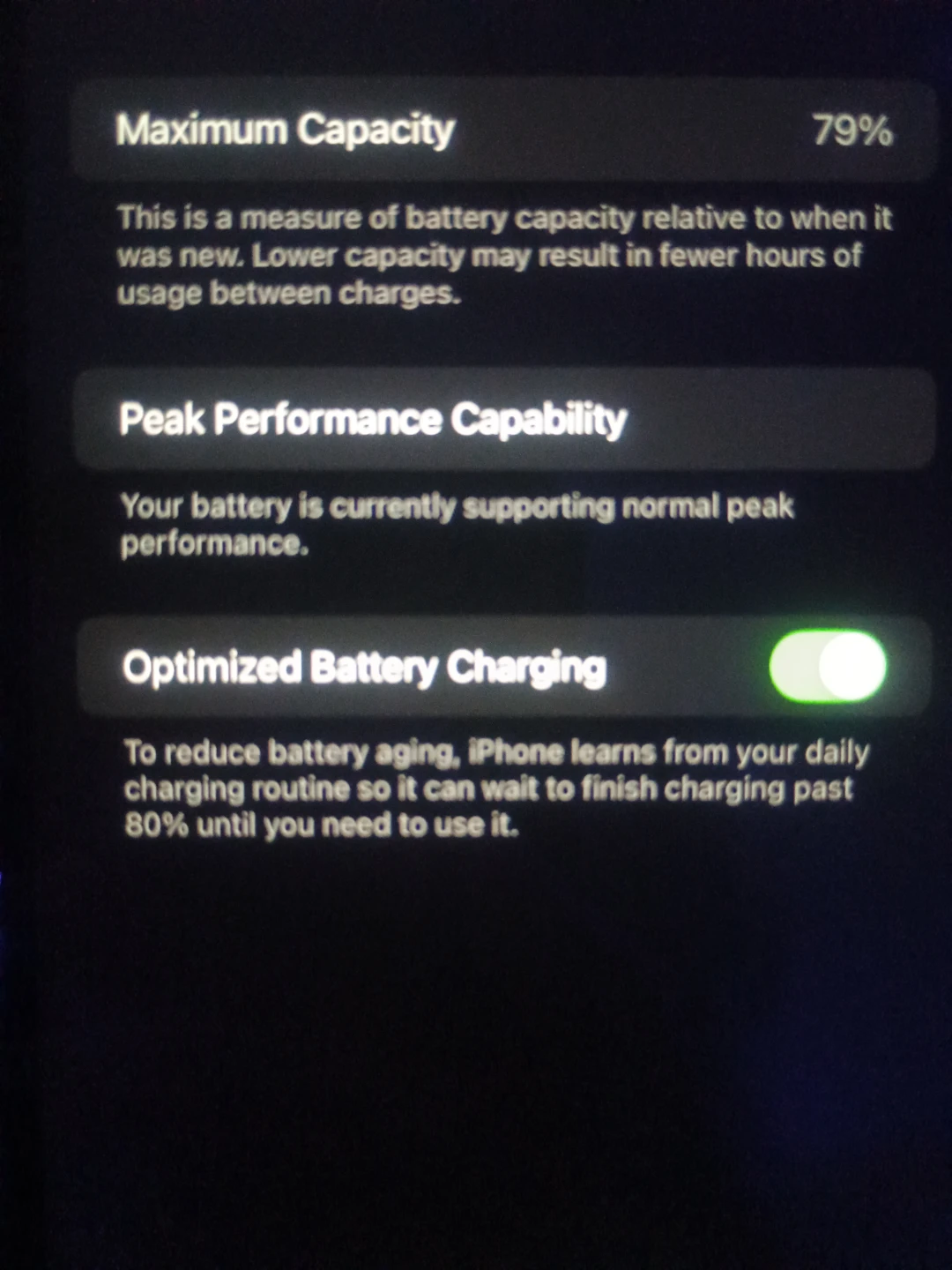 Red iPhone XR - photo 3