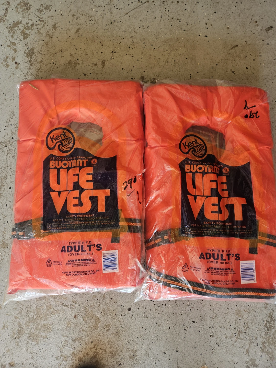 Kent U.S. Coast Guard Approved Adult Life Vests (2-Pack)