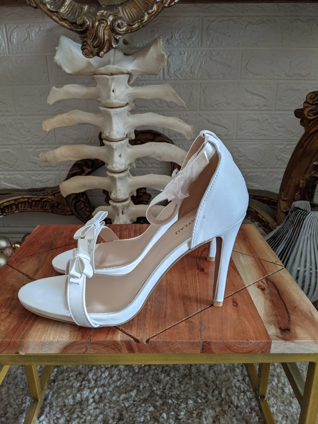 Le Château White Strappy Bow Heels Size 8.5 - photo 3