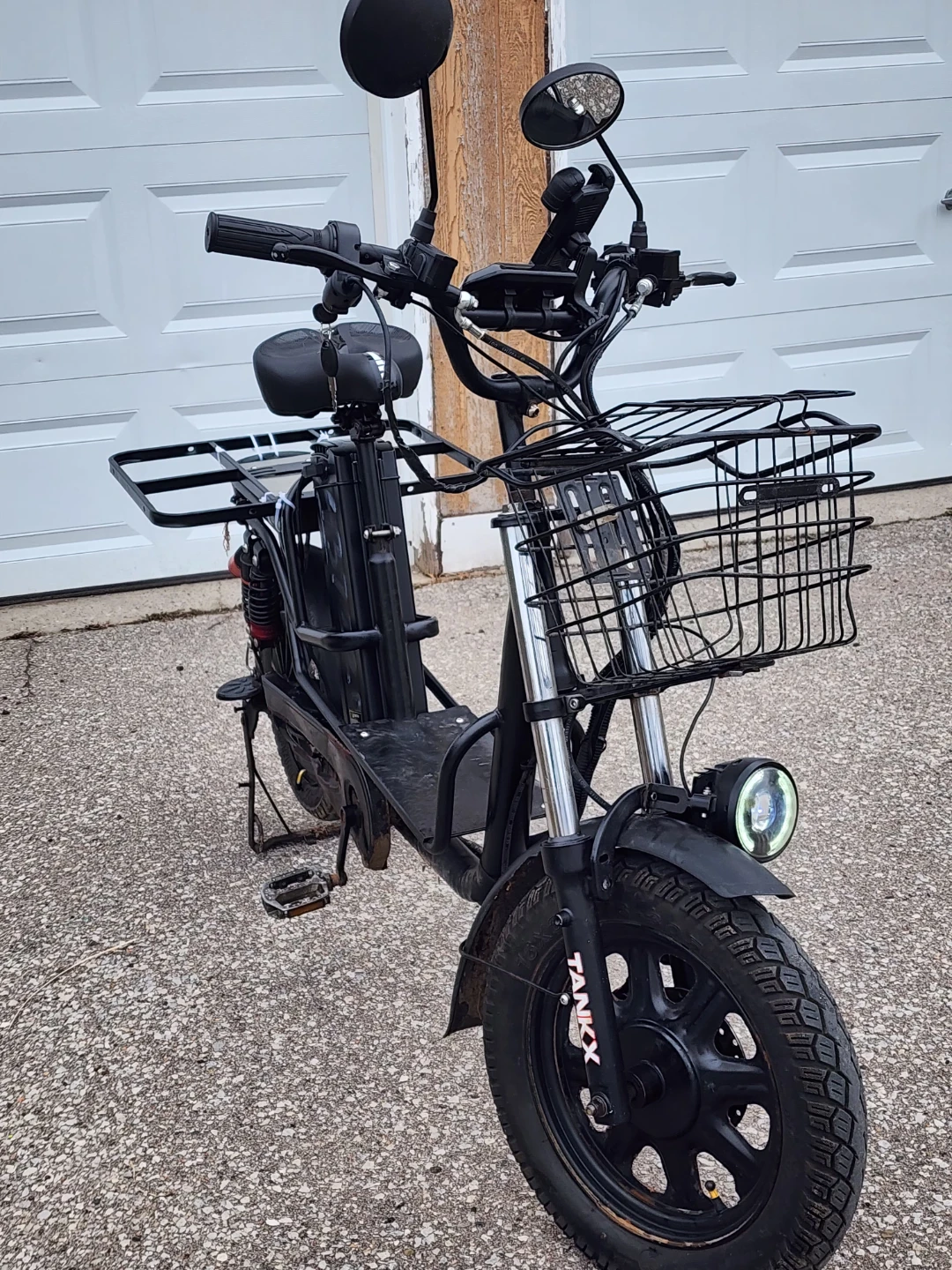 TANXX Electric Scooter with Basket and Rack