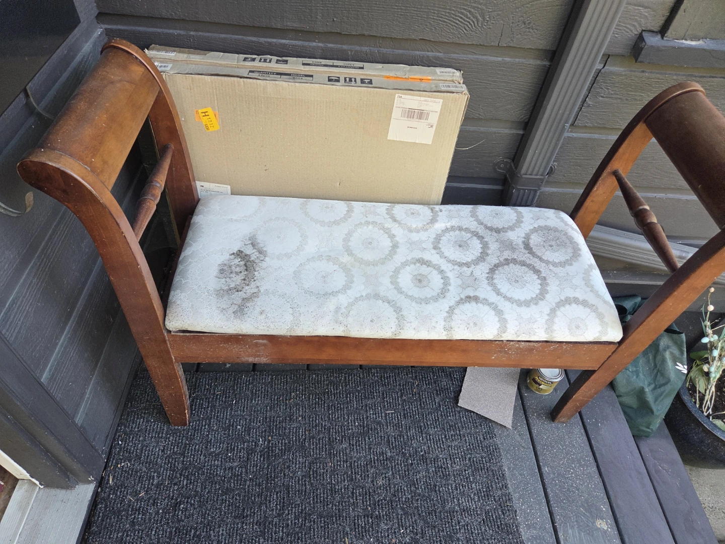 Wooden Bench with Upholstered Seat has storage  .7