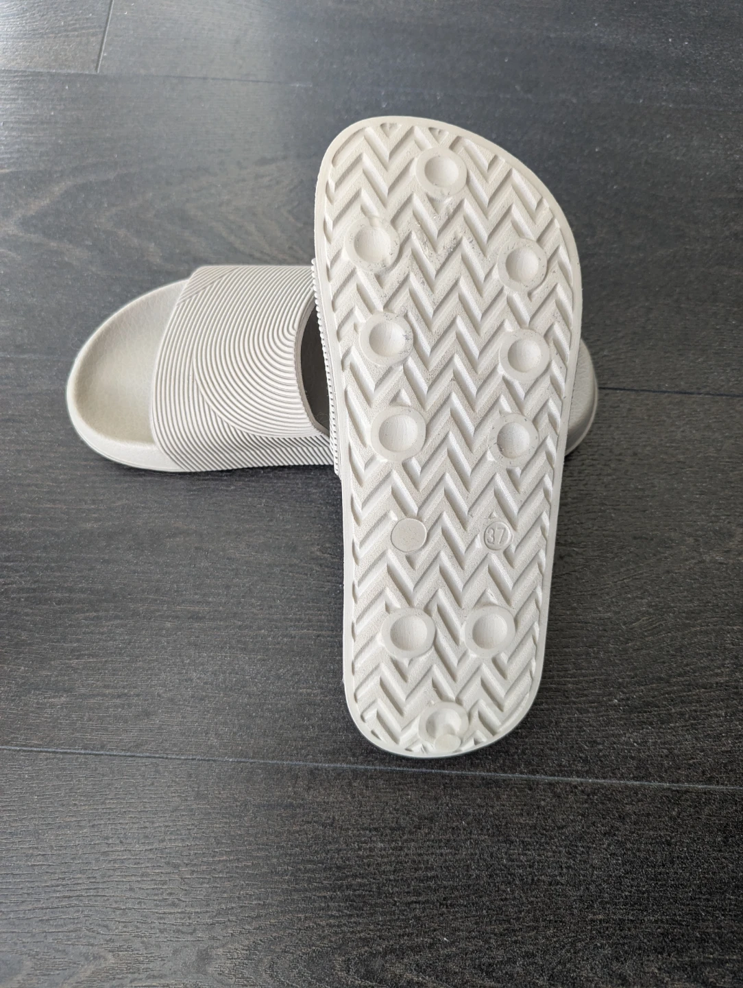 Joe Fresh Grey Slides Size 37 - photo 2