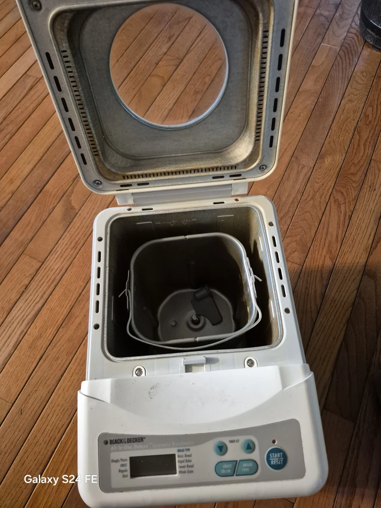 Black & Decker All-In-One Deluxe Automatic Breadmaker - photo 2