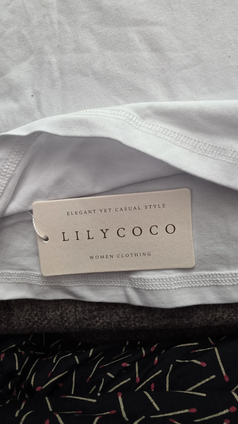 Lily Coco Women's Black & White Baseball Tee - Size S - photo 4