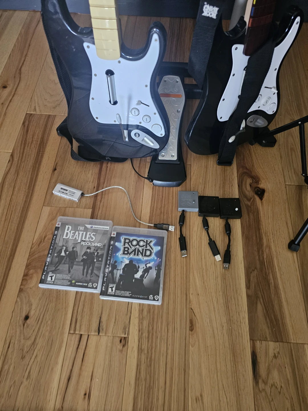 Playstation 3 Rockband Bundle - photo 4