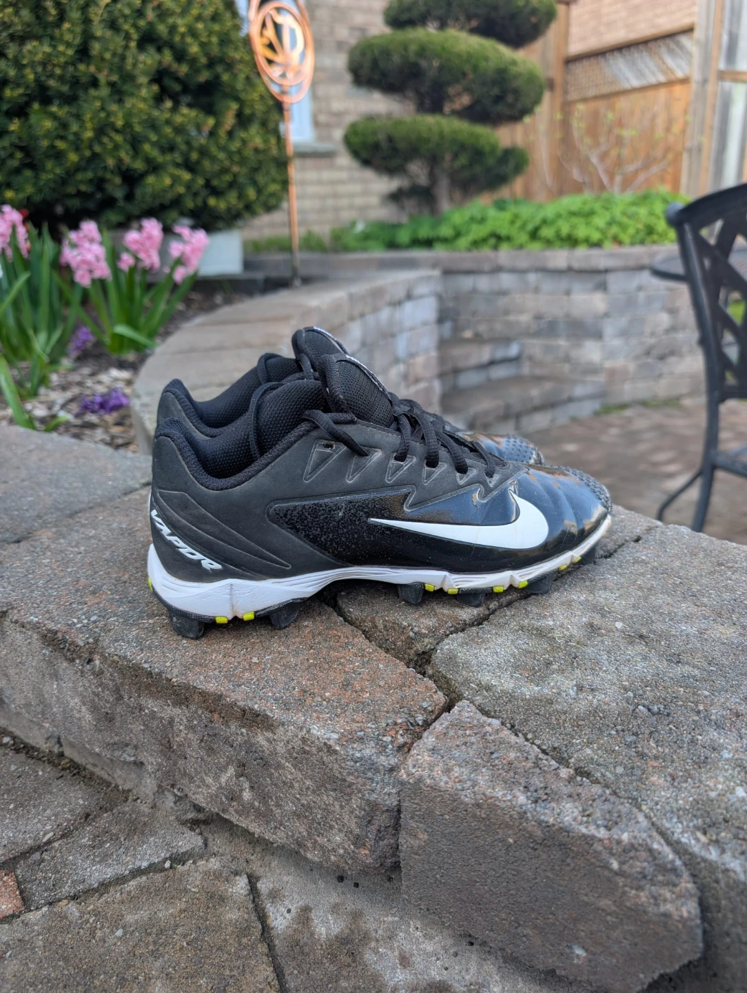 Boys Nike Vapor Ultrafly Baseball Cleats - size 5Y