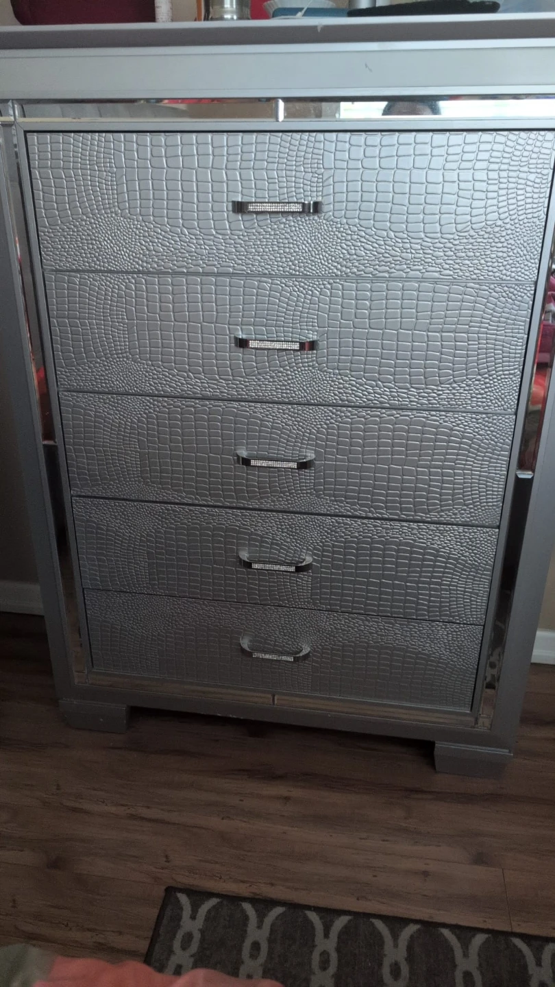 Silver Crocodile Textured 5-Drawer Dresser - photo 4