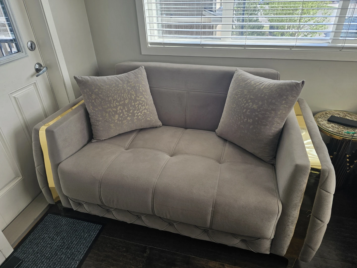Loveseat (like new used only 6 months) - photo 2