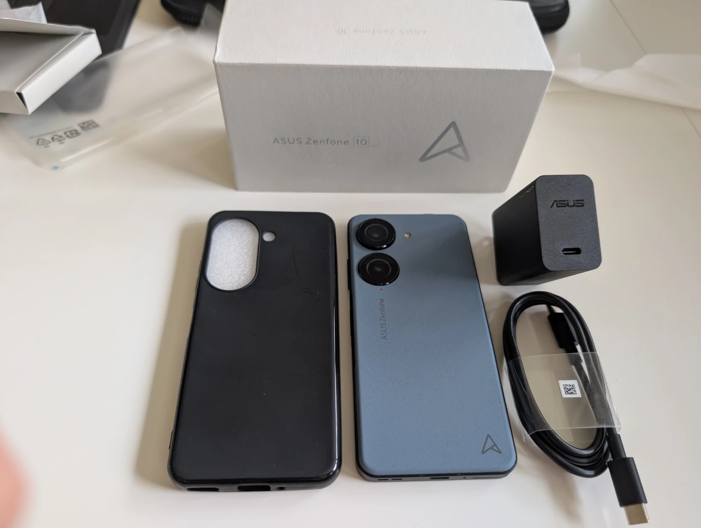 ASUS Zenfone 10