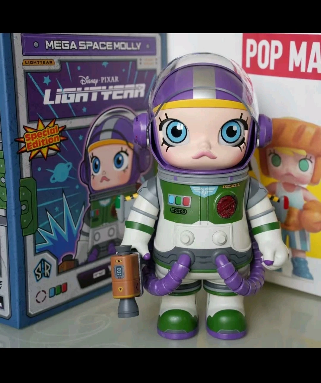 Pop Mart Mega Space Molly Lightyear Special Edition - photo 3