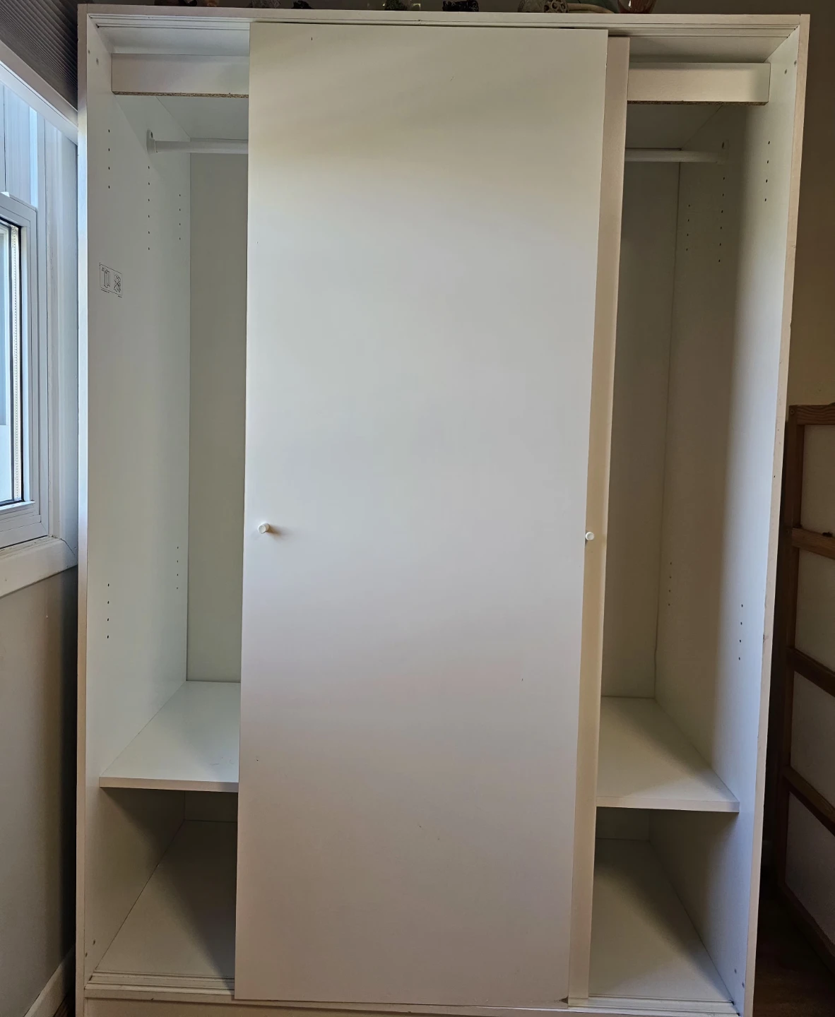 White Two-Door Sliding Wardrobe - photo 2