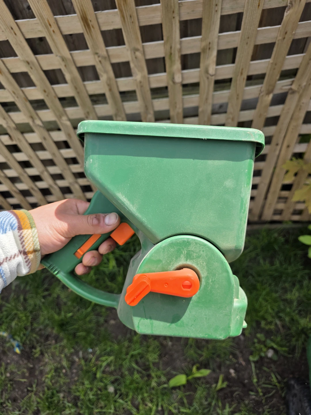 Scotts Turf Builder Lawn Spreader