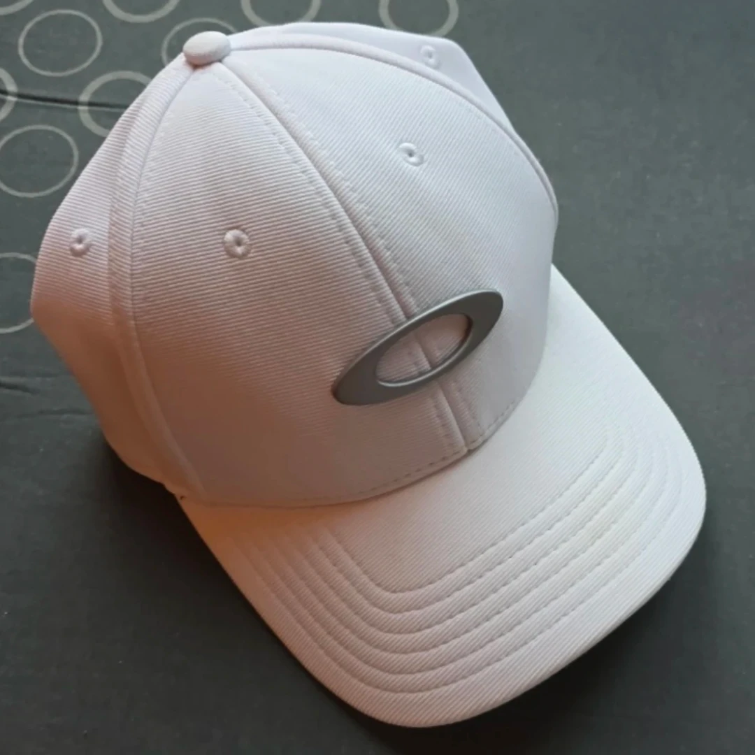 Men's White Oakley Tincan Flexfit Hat (Size S/M)