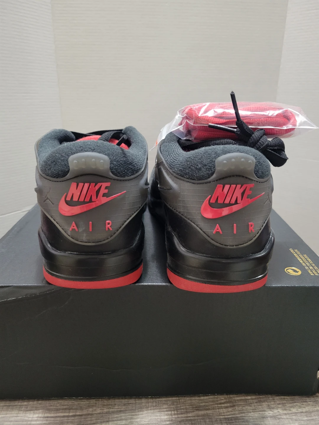 Nike Air Jordan Boys' Size 7Y Black Red Sneakers - photo 3