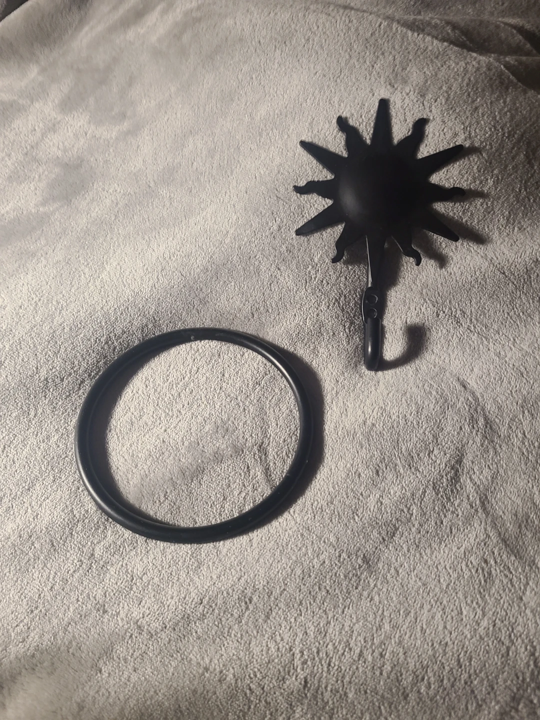 Black Metal Sun Towel Ring Holder - photo 2
