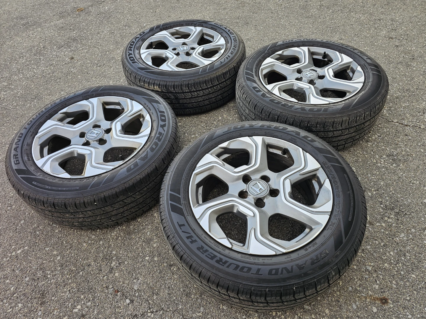 HONDA CRV O.E.M RIMS AND ALL SEASON TIRES 235/60 R18