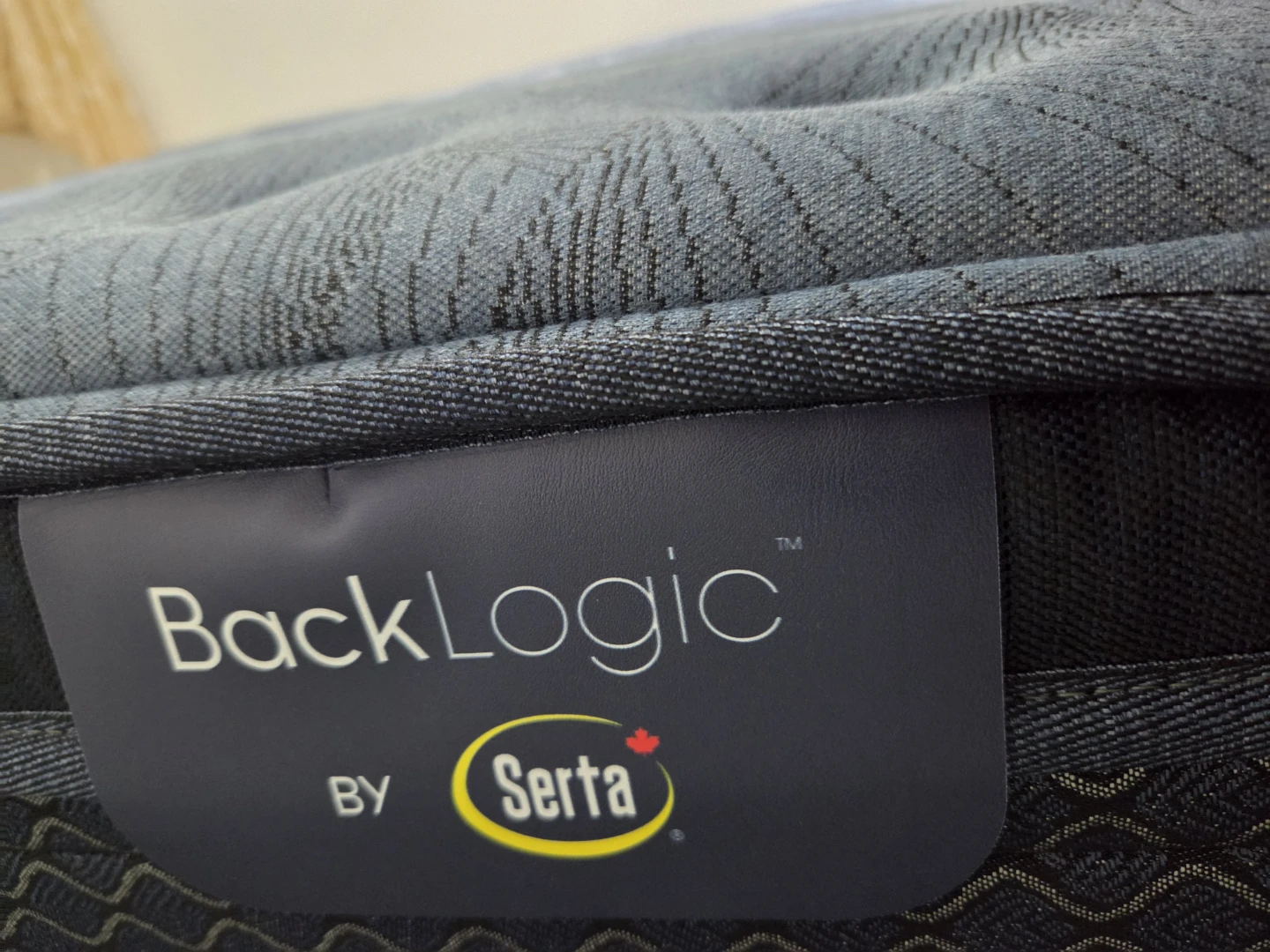 Serta BackLogic Mattress king size and frame - photo 5