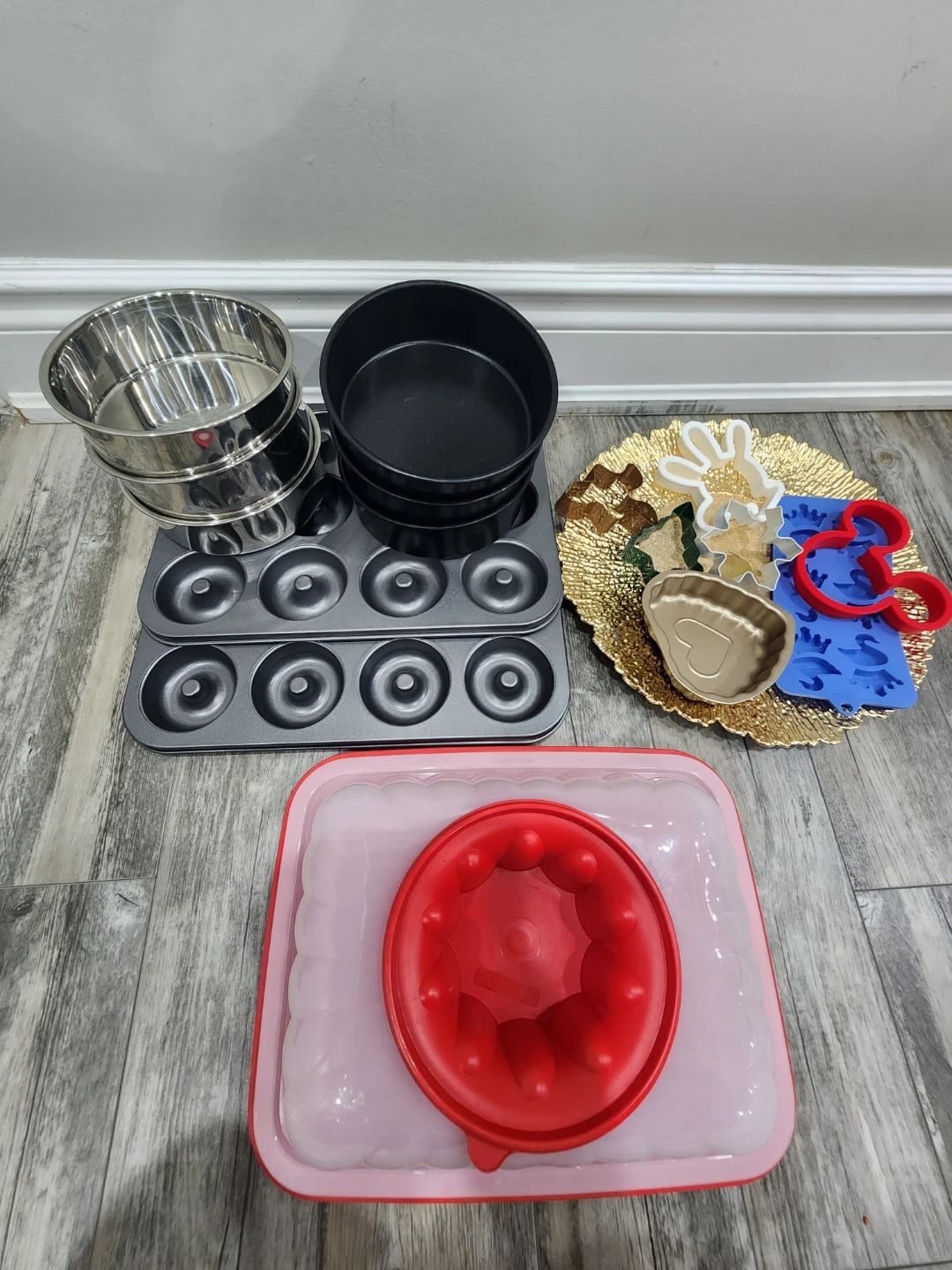 Baking Pan and Cookie Cutter Set