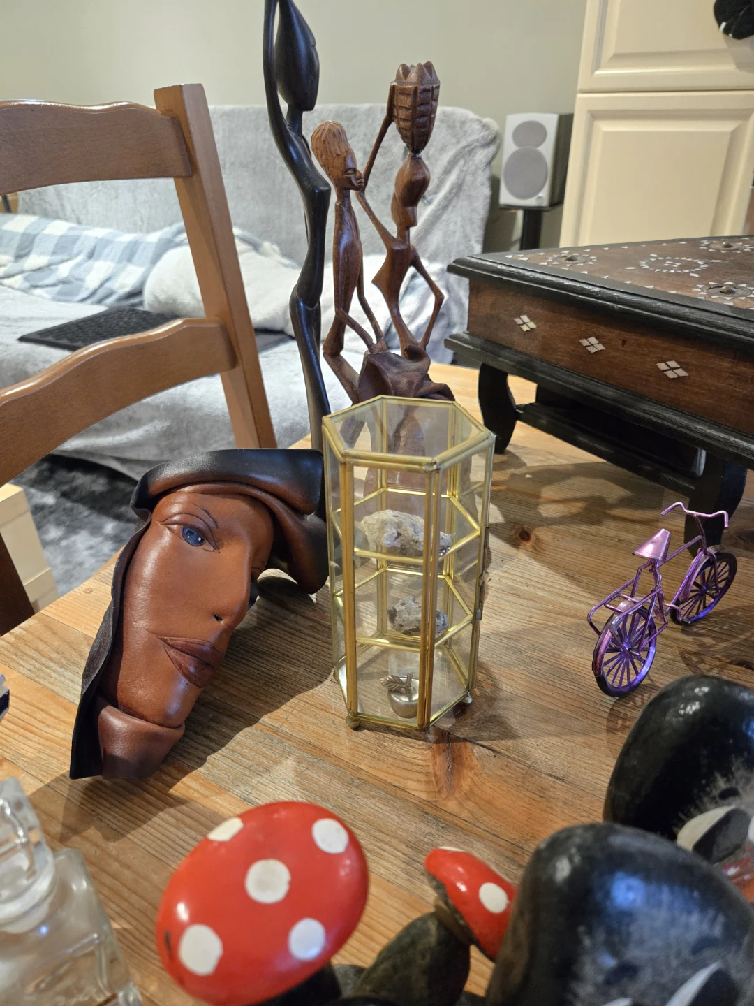 Assorted Decorative Collectibles - photo 3