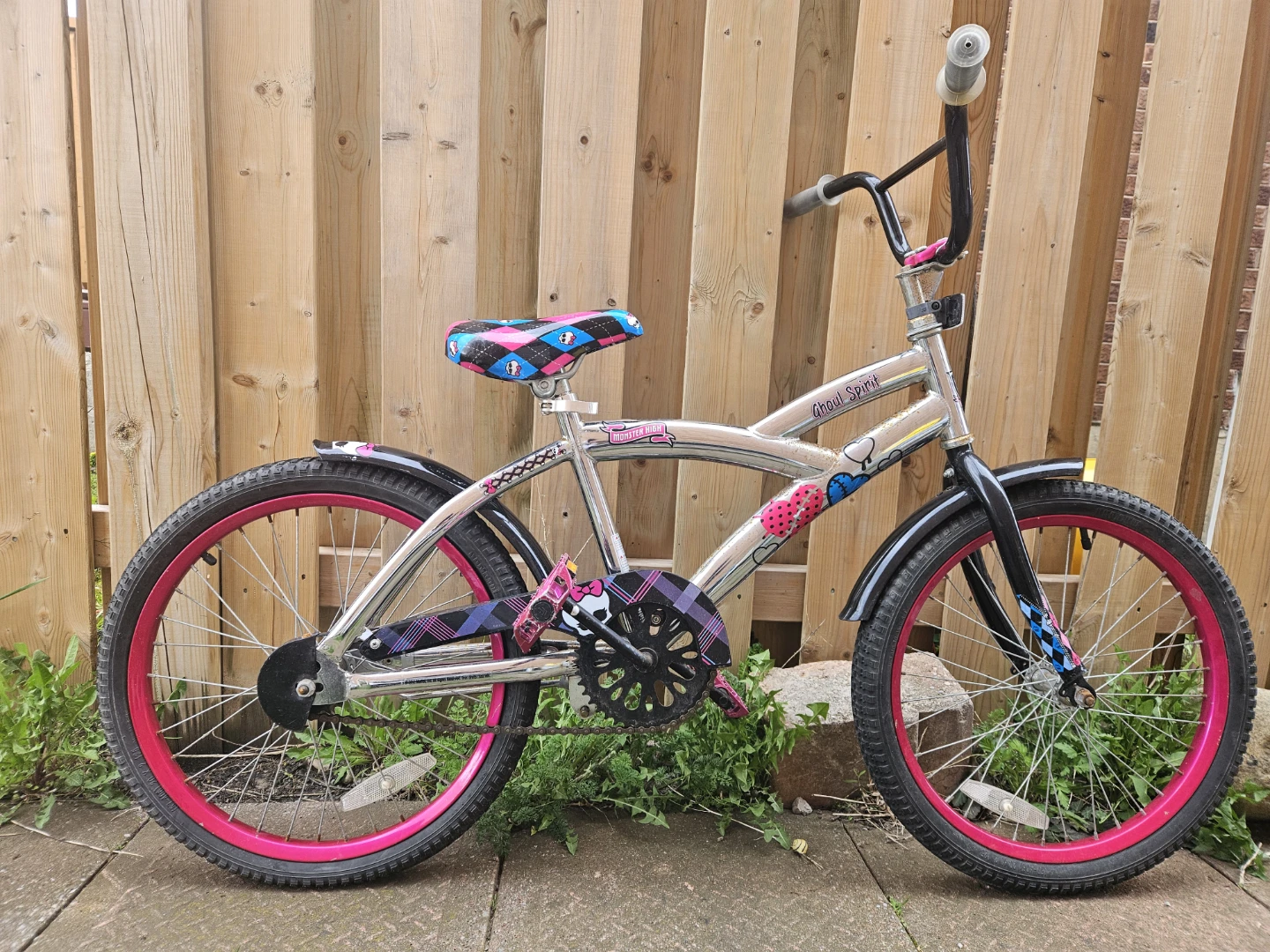 Kids Bikes 20 & 16 inch - Punctured Rear Tires - photo 2