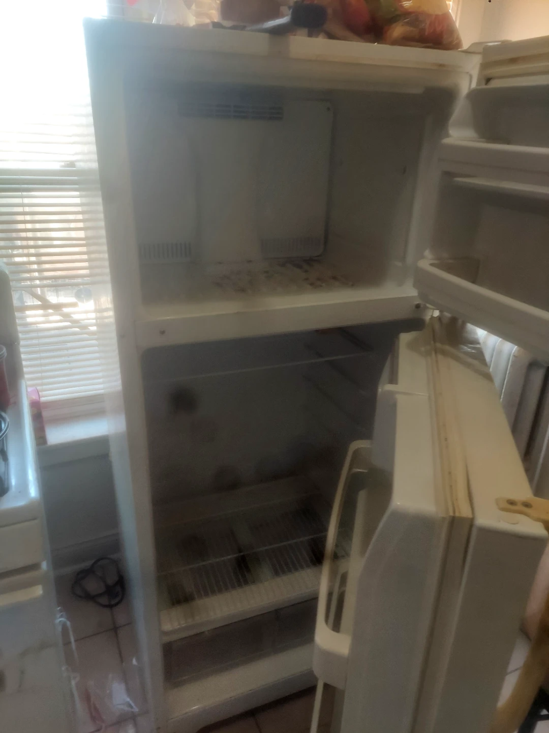 Used White Top-Freezer Refrigerator - photo 2