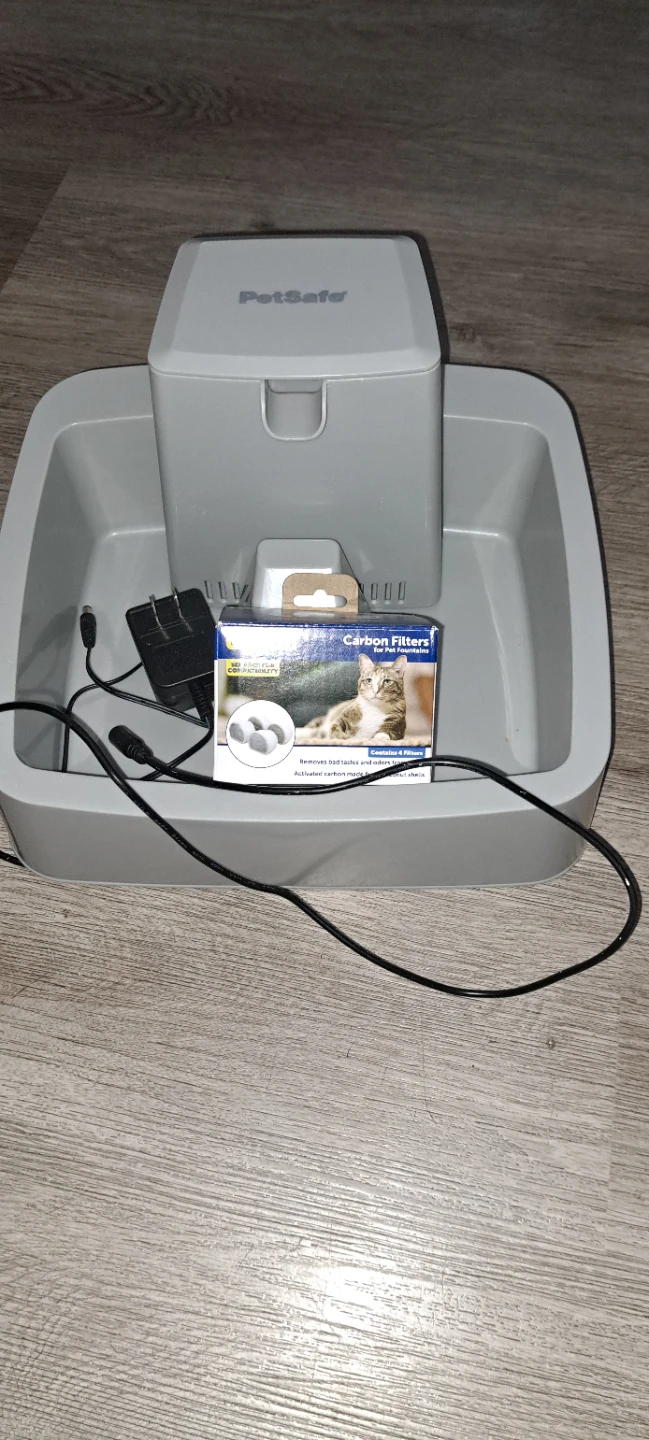 PetSafe Drinkwell Fountain - Needs a new pump ($25 online)