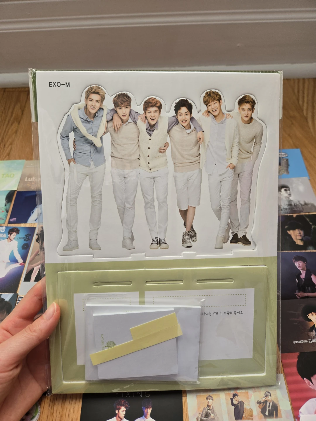 2016 EXO-M Nature Republic Standee Photocards Yixing Lay Luhan - photo 3