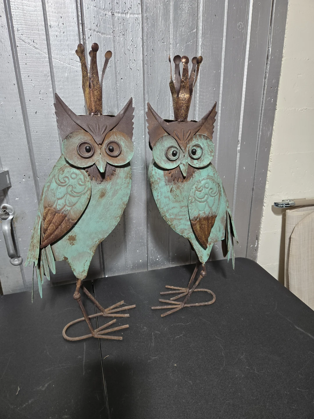 Set of 2 Rustic Metal Owl Decor with Crowns