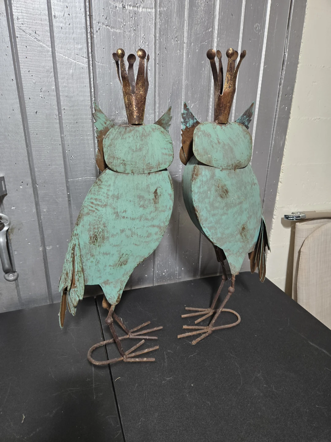 Set of 2 Rustic Metal Owl Decor with Crowns - photo 2