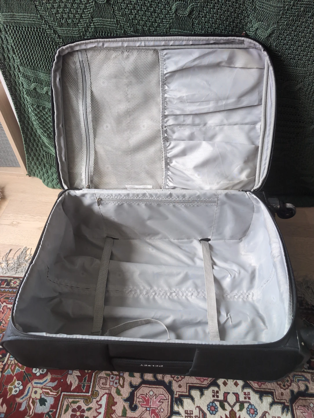 Delsey Black Hardside Spinner Luggage - photo 2