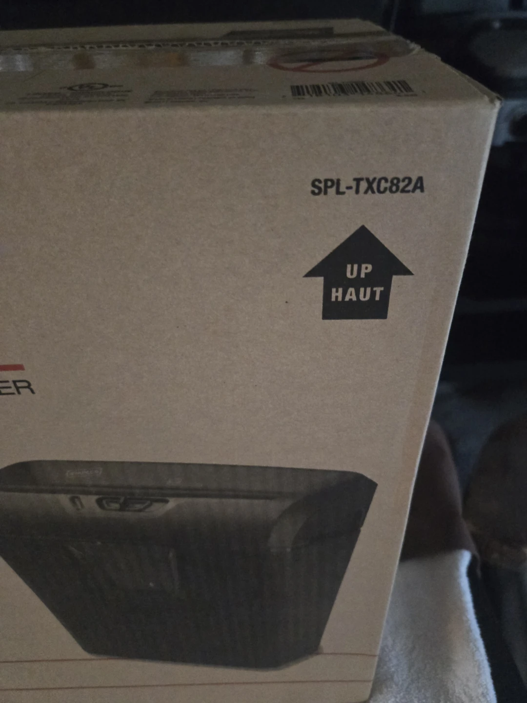 SHREDDER.NEW IN BOX 8-Sheet Cross-Cut Shredder. - photo 2