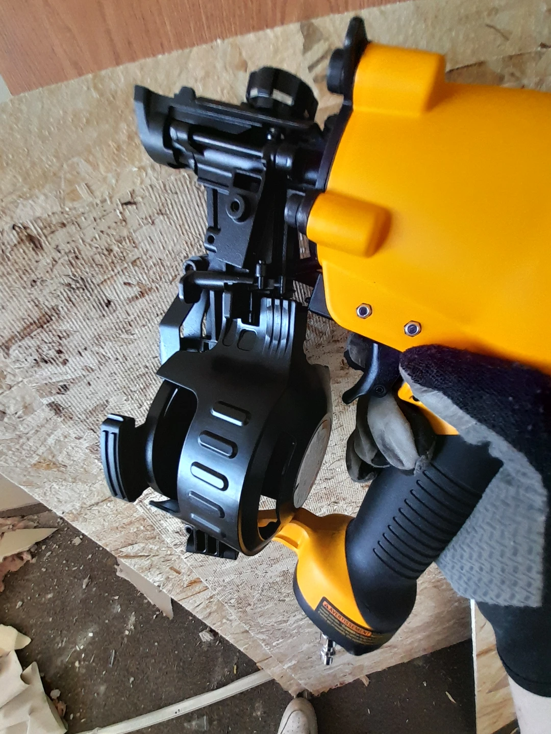 DeWalt DW46RNN Coil Roofing Nailer - photo 3