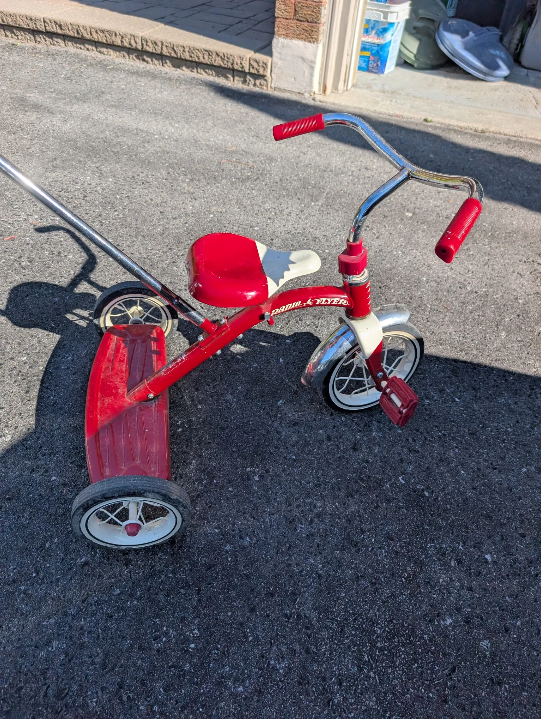 Radio Flyer Tricycle with Push Handle - photo 2