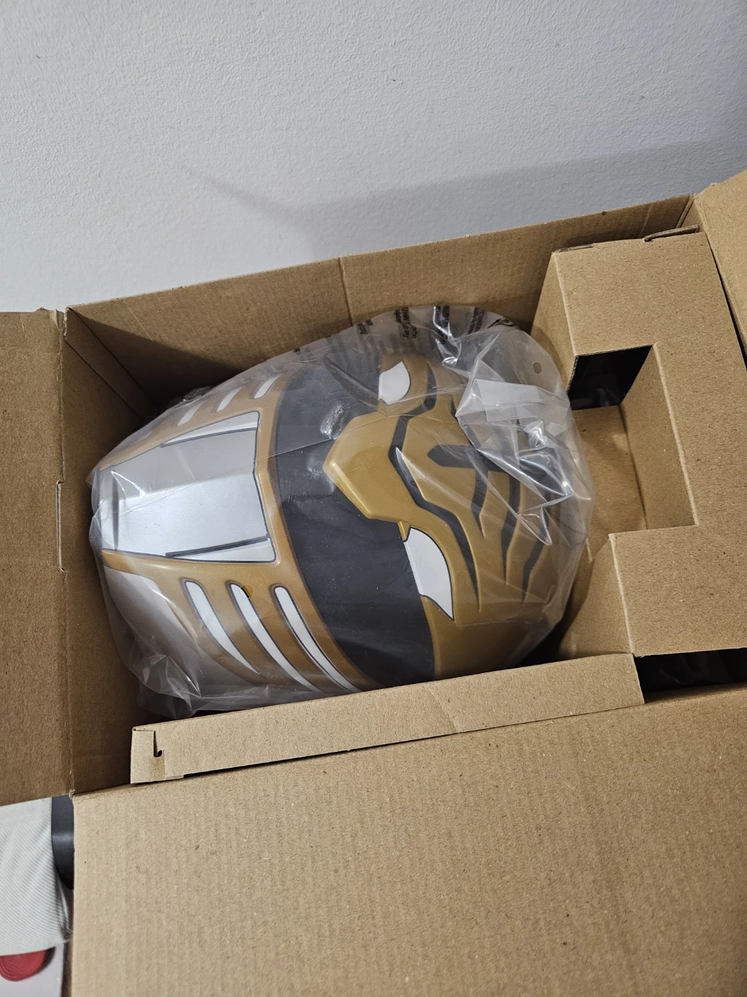 Power Rangers Lightning Collection White Ranger Helmet - photo 3
