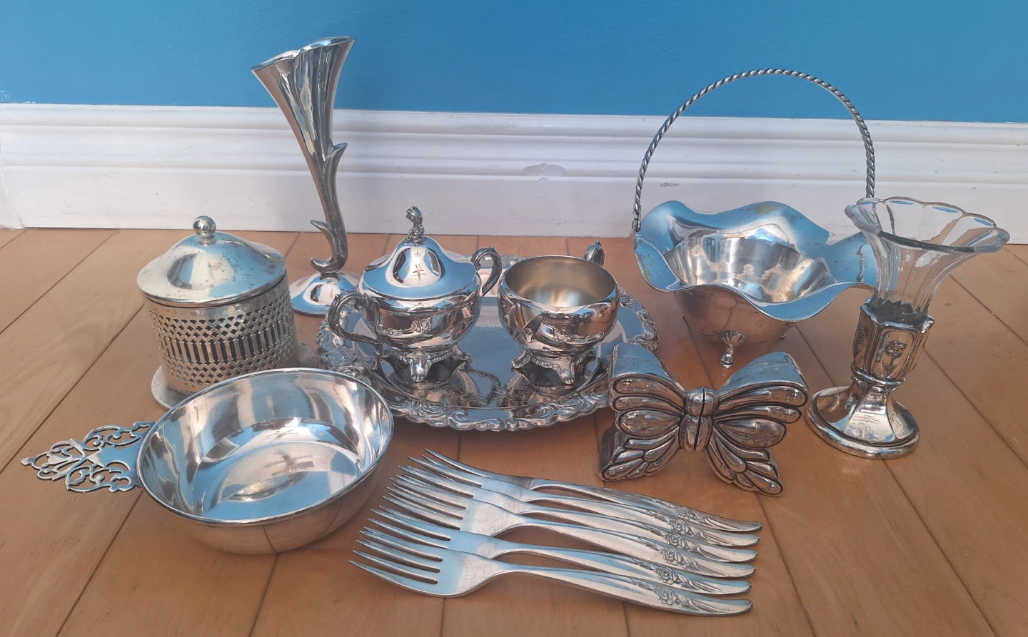 Silver-plated house decor and kitchenware