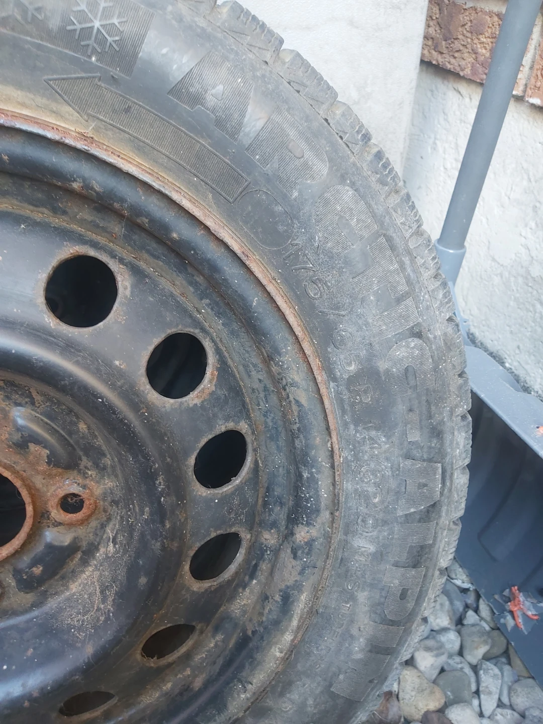 2 Tires on Rims - photo 2