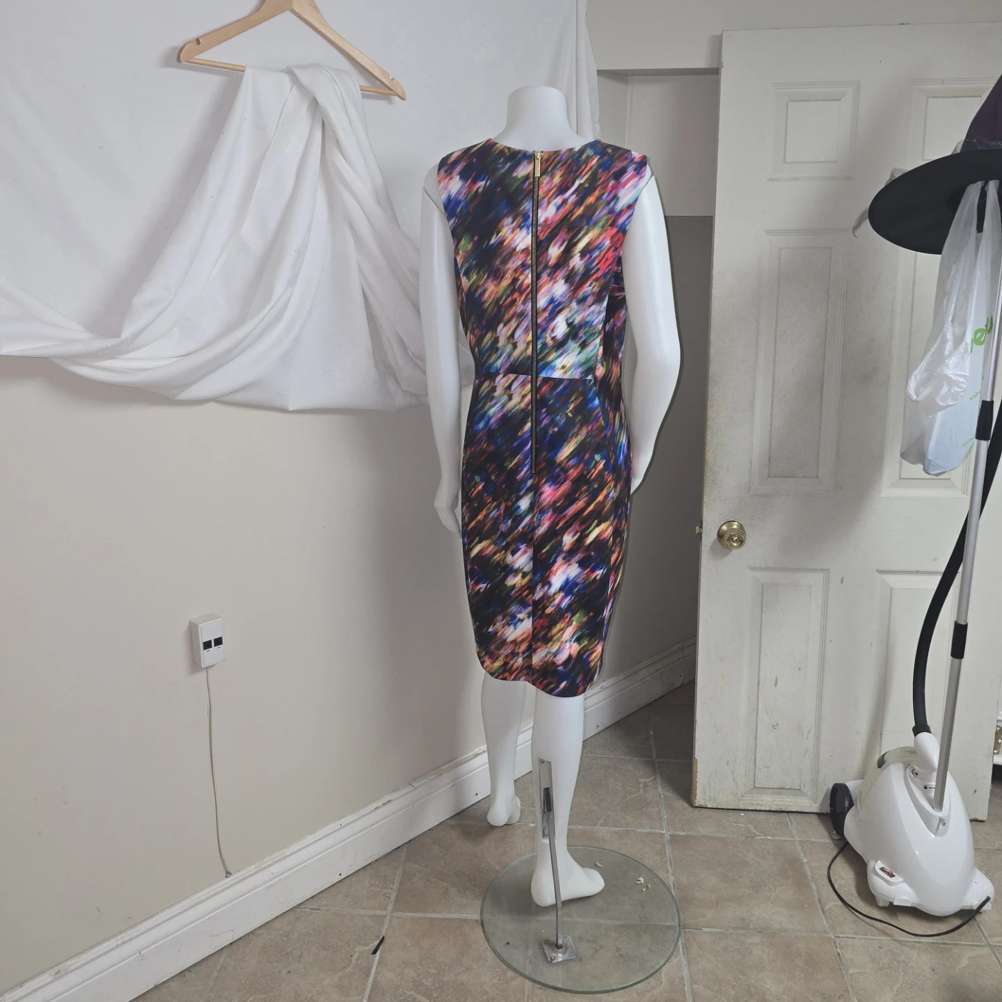White Female Mannequin Torso - photo 4