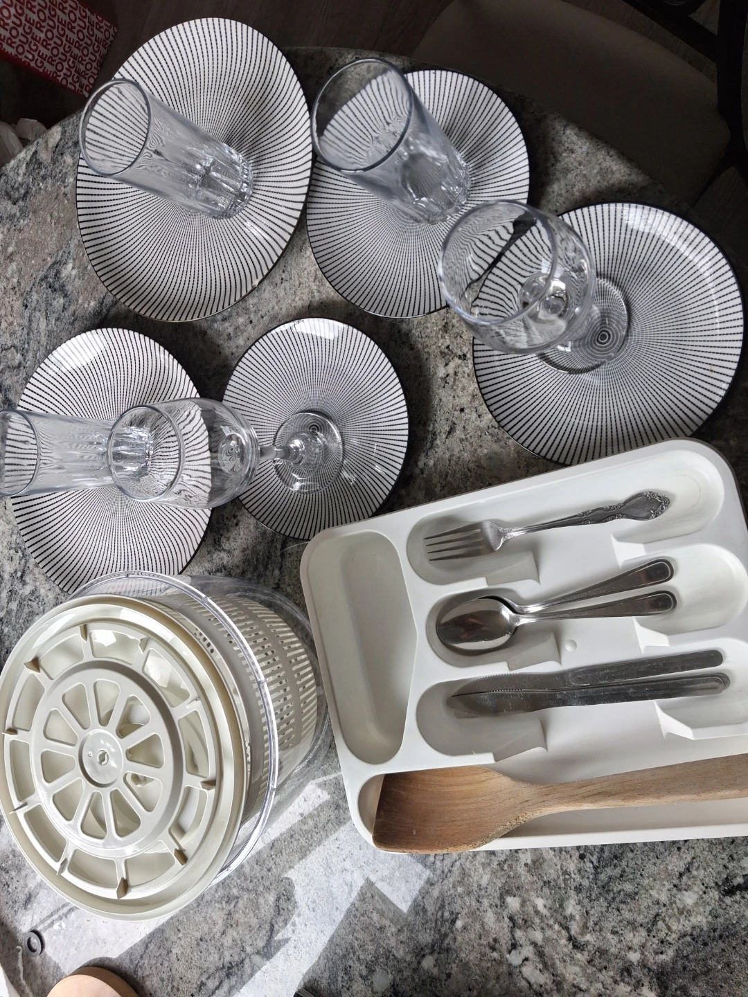 Dinnerware and Cutlery Set
