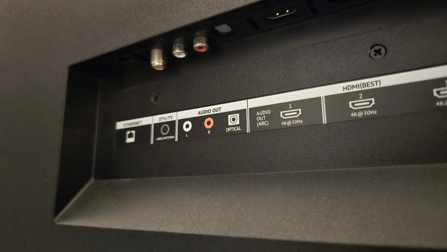 VIZIO 70" 4K HDR Smart TV - photo 4