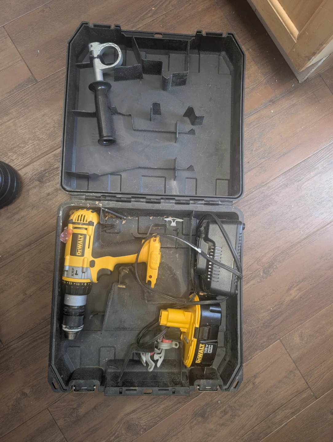 DEWALT DC988 HEAVY DUTY XRP 18V Cordless Hammerdrill Kit