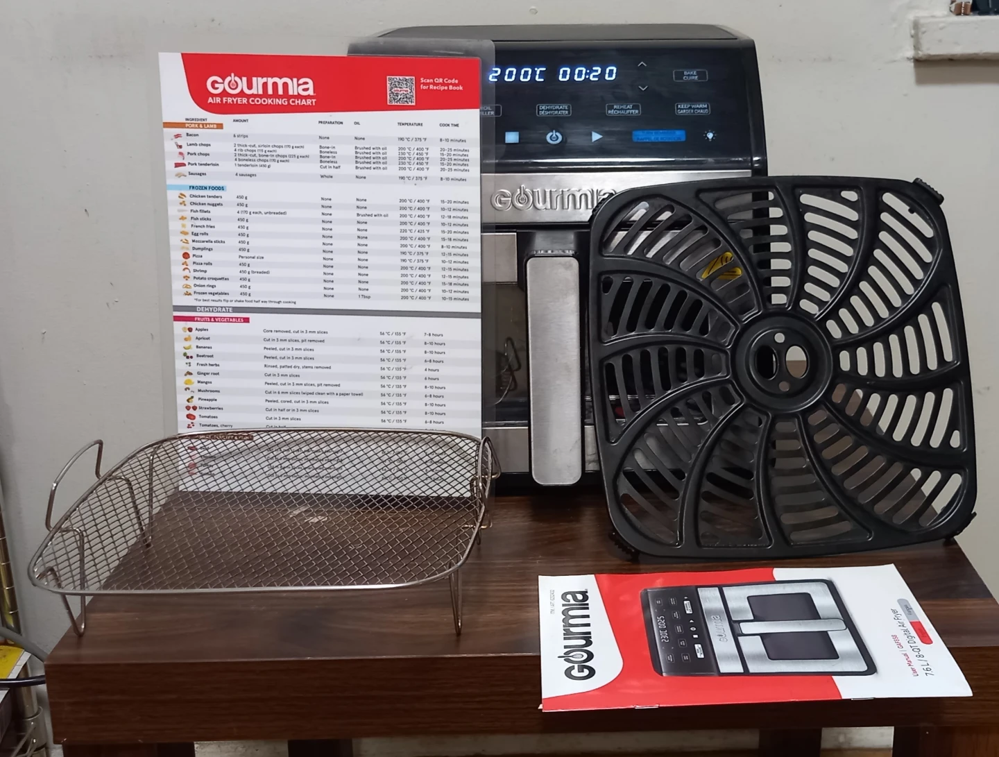 Gourmia Air Fryer with Accessories and box - photo 2