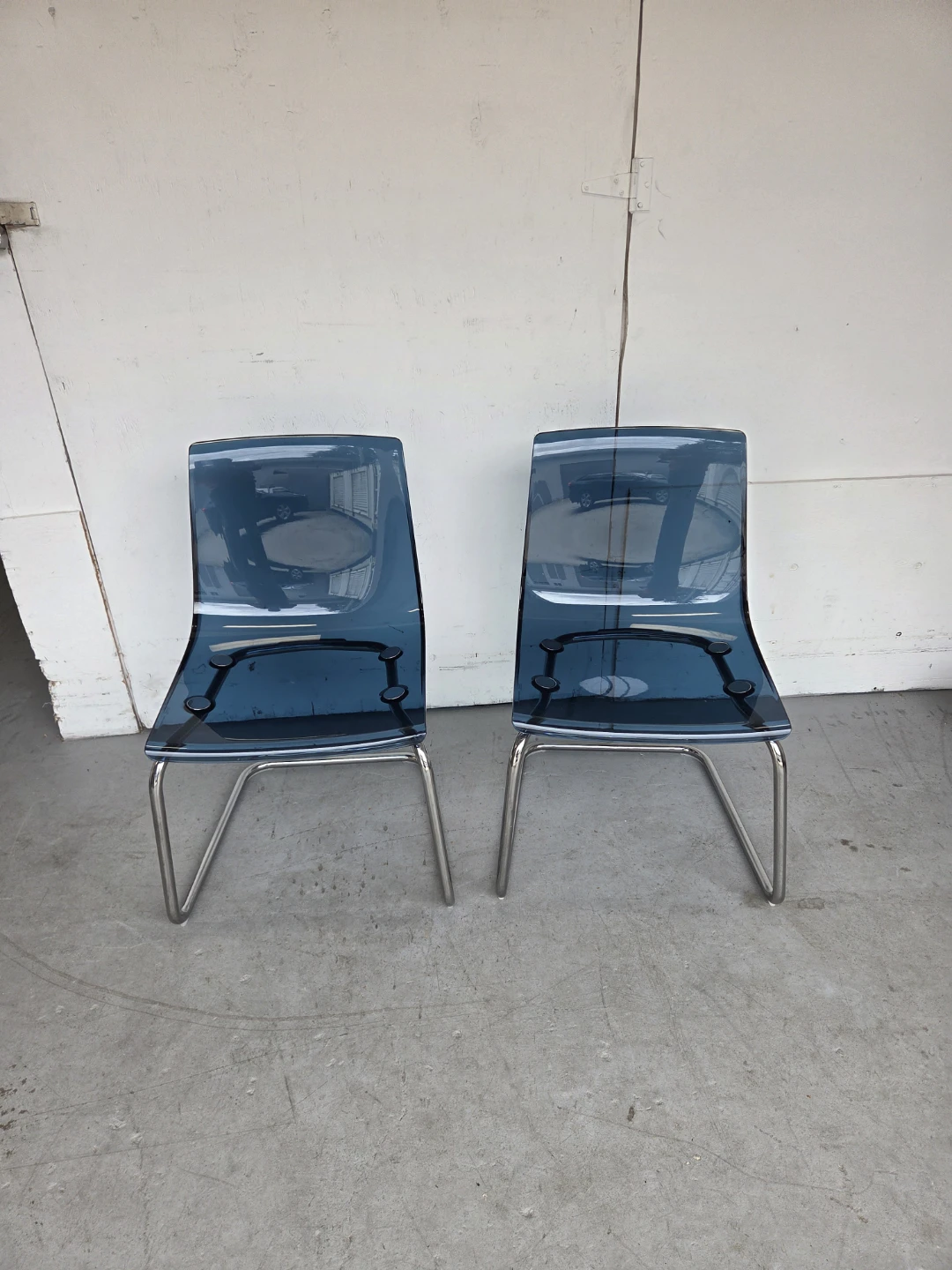 Set of 2 Blue Acrylic Cantilever Chairs