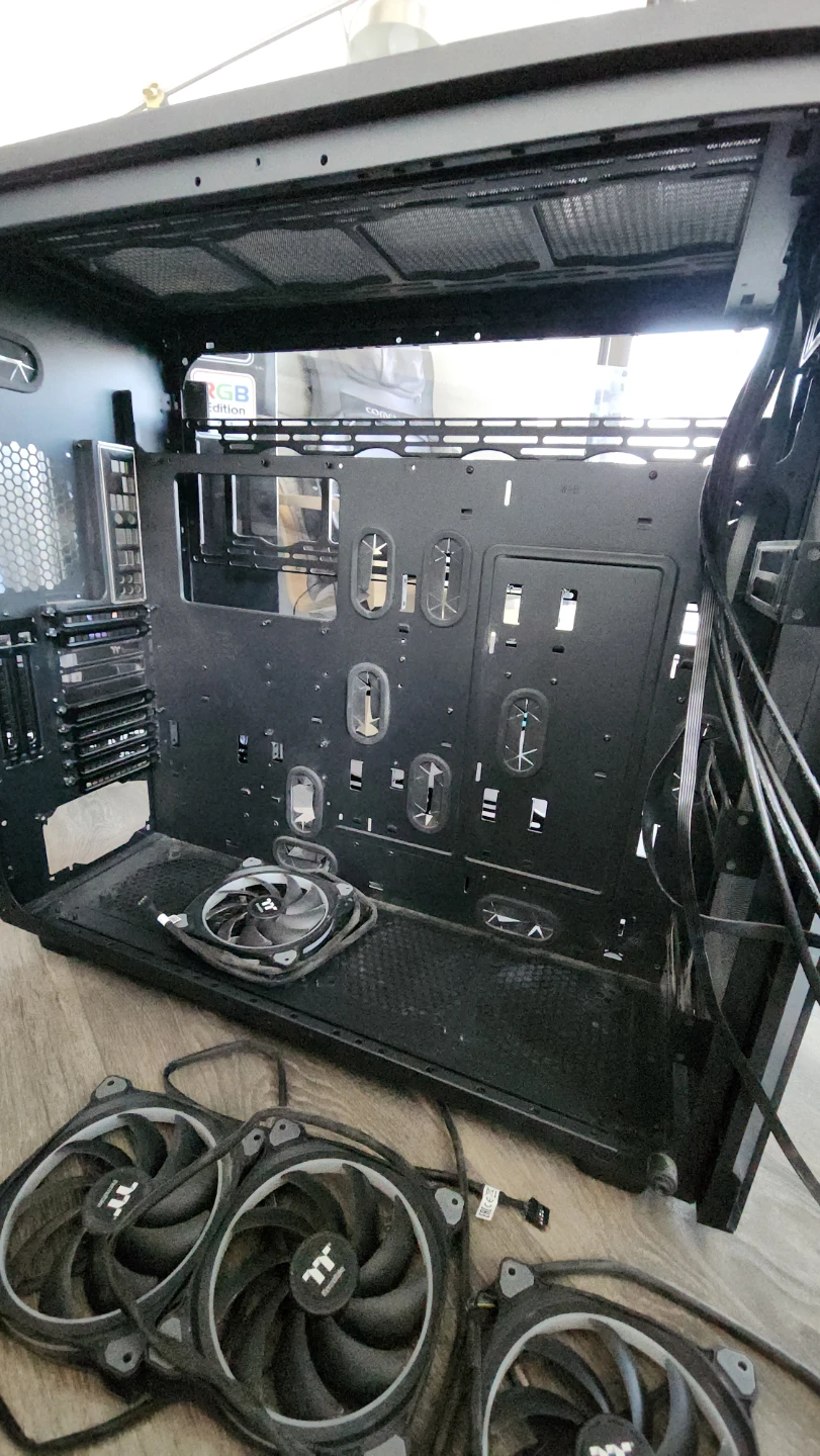 Computer Gaming Case - RGB Super Tower Thermaltake VIEW 91 - photo 5